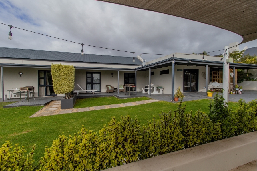 9 Bedroom Property for Sale in Olifantskop Western Cape